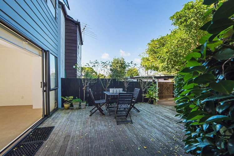 2/33 Monteith Crescent Remuera_7