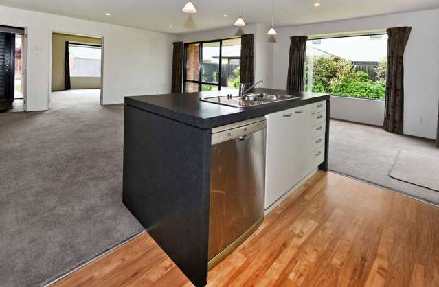 14 Kingsbridge Drive Burwood_3