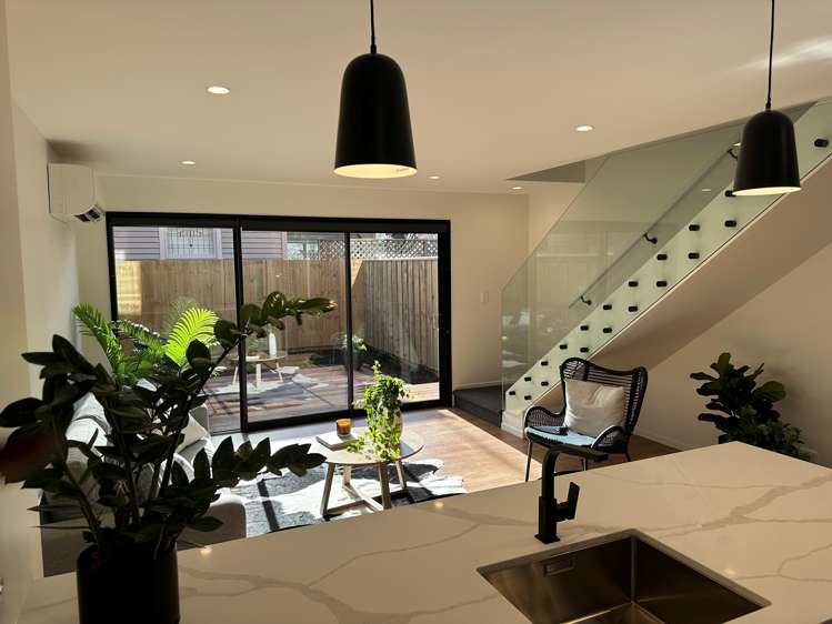 6/206 Geraldine Street Edgeware_3