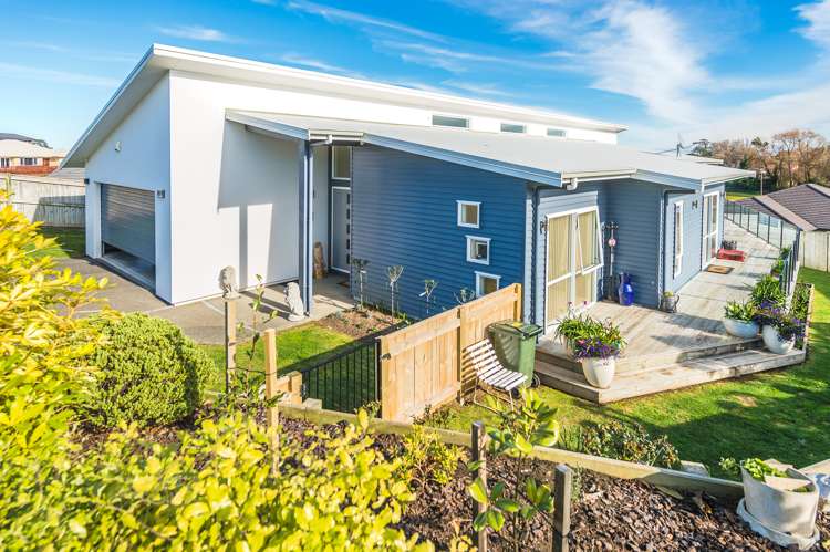 13 Lithgow Drive Otamatea_24