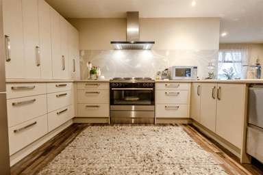 8 Higgins Place_4