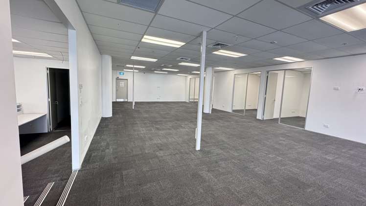 A/12 Osterley Way Manukau_17