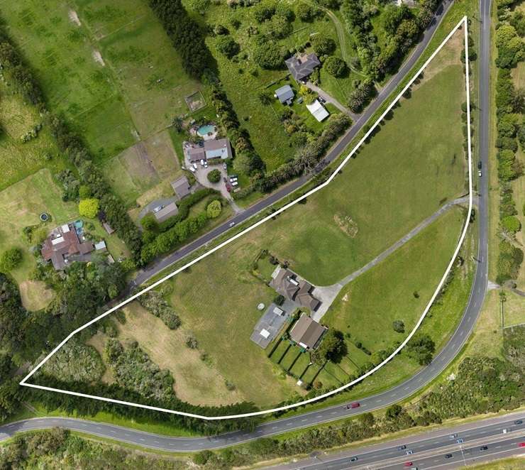 A large lifestyle block on Sinton Road, in Auckland's Hobsonville, is being sold as a development opportunity. Photo / Supplied