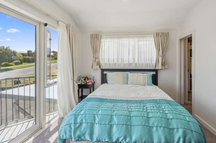 28 Magnolia Rise Waipahihi_11