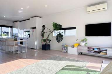 33/27 Powell Street_4