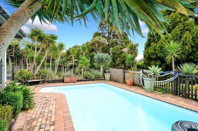 69 Tiroroa Avenue Te Atatu South_13