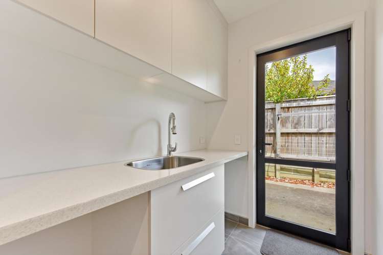 10 Sabine Drive Richmond_15