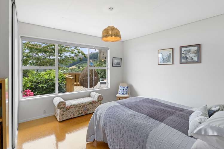 11 Ngaio Lane Charteris Bay_13