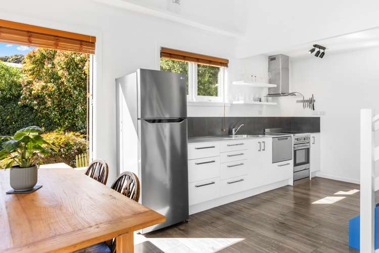 217 Beach Road Akaroa_16