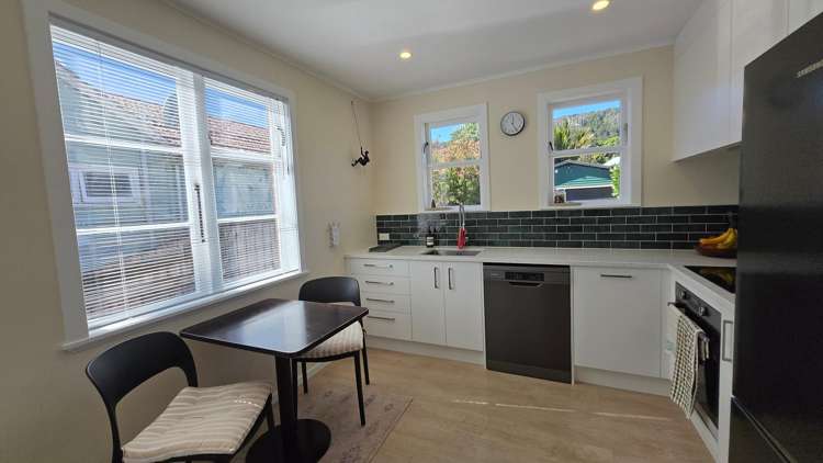  4 Poole Street Taitā_2