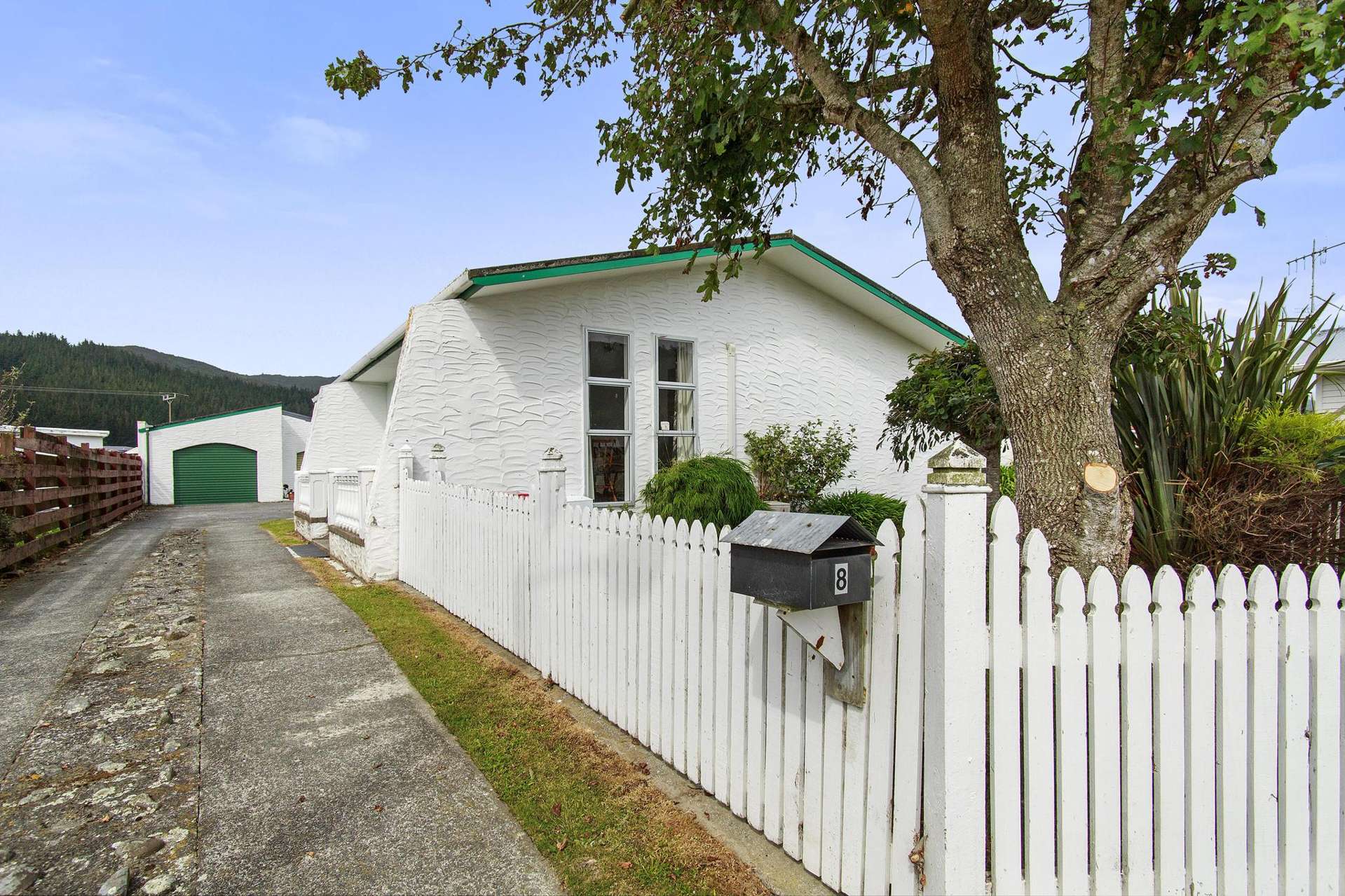 1/8 Kew Grove Wainuiomata_0
