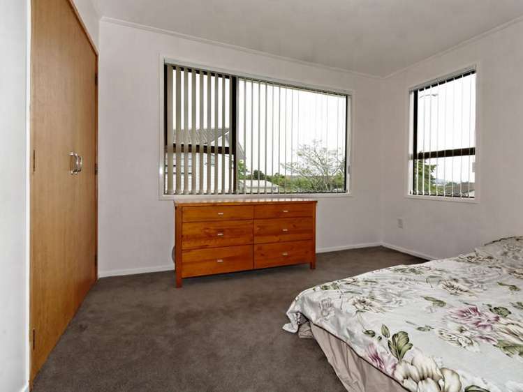 53 Solar Road Glen Eden_11