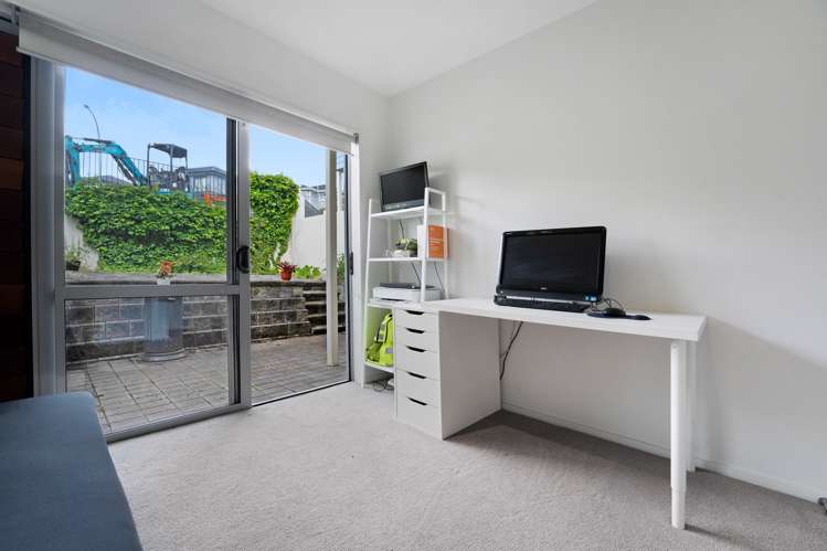 E4/71 Spencer Road Oteha_12