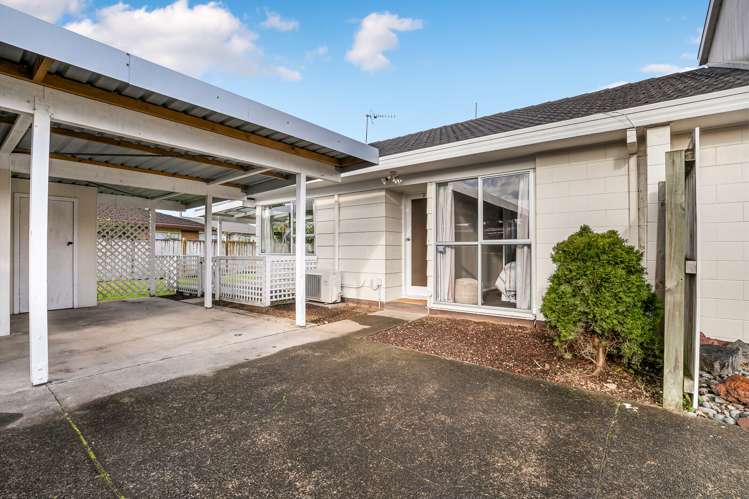 2/4 Kirrama Place Conifer Grove_6