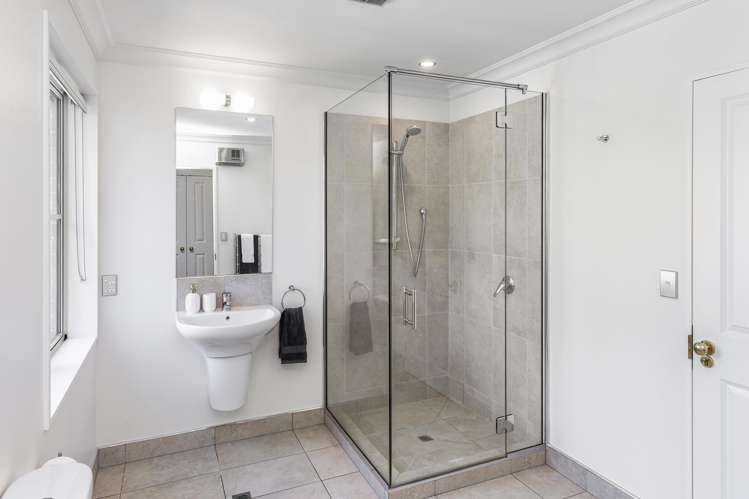 65 Glengarriff Drive Lincoln_17