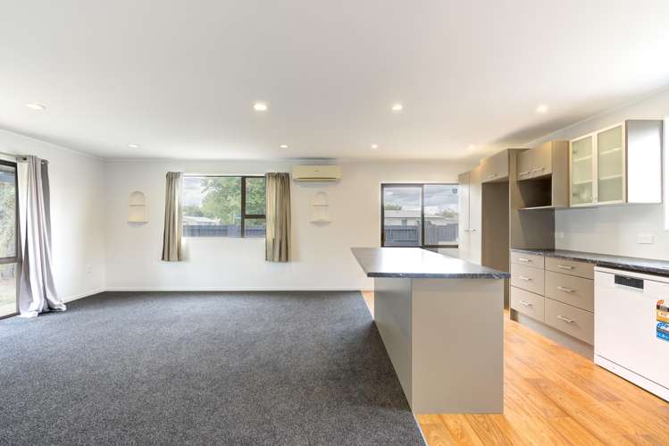 43 Karen Crescent Dinsdale_2