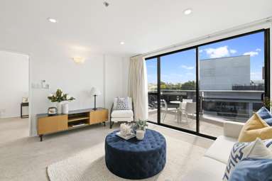 5H/175 Hurstmere Road_3