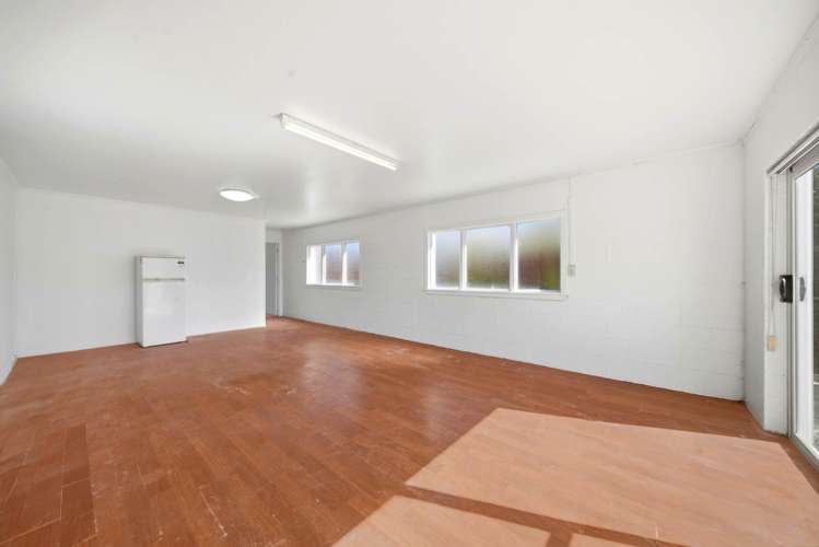 100 Edmonton Road Henderson_15