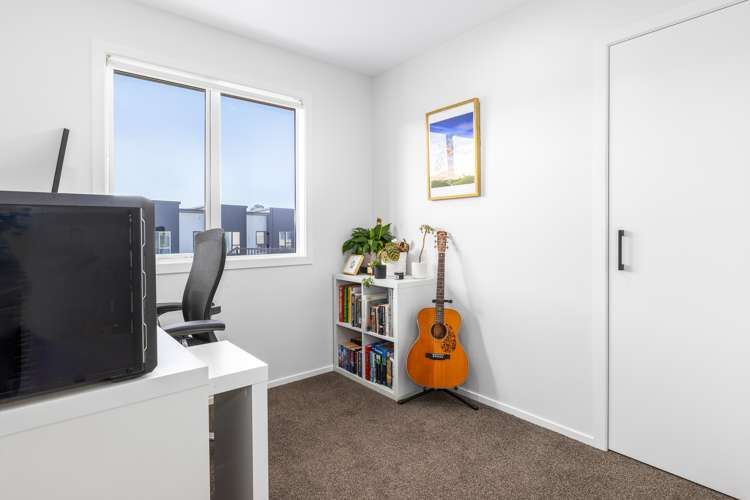 32 Hokioi Drive Kenepuru_17