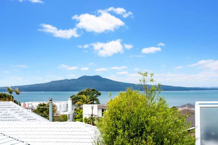 2/2 Marama Street_2
