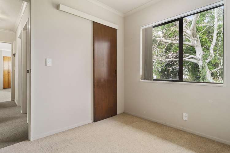 32 Heron Avenue East Matua_11