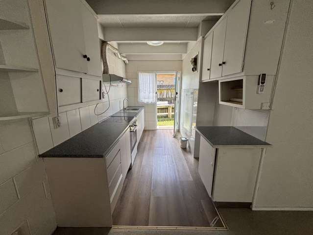 2/66 Flanshaw Road Te Atatu South_3