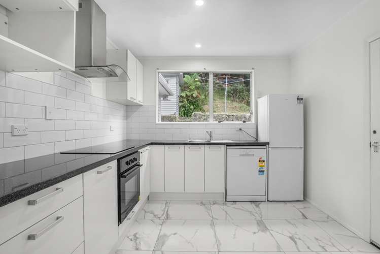 55 Hair Street Wainuiomata_4