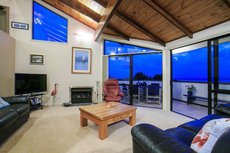 38 Telstar Place Beach Haven_3