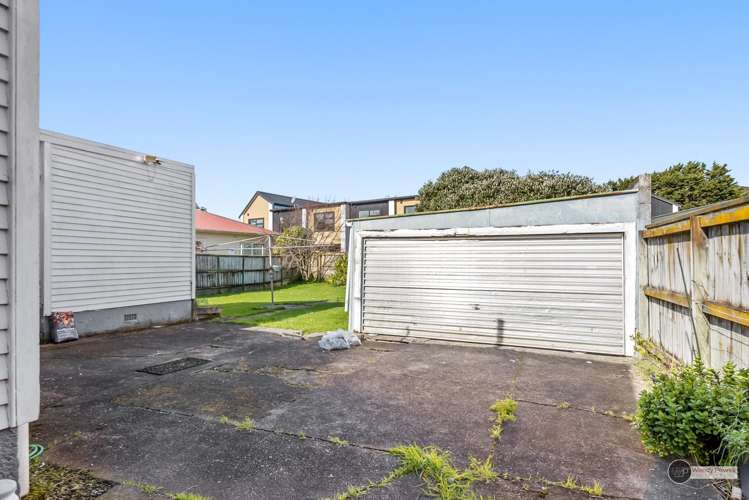 38 Hall Crescent Epuni_17