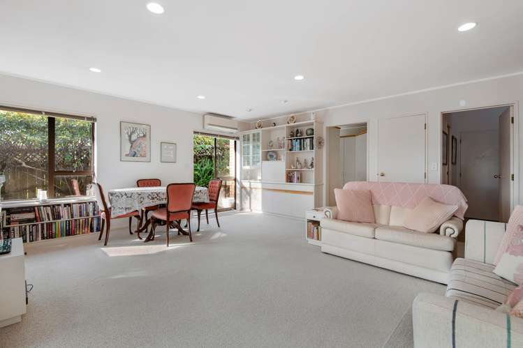 2/32a Howard Road Northcote_13