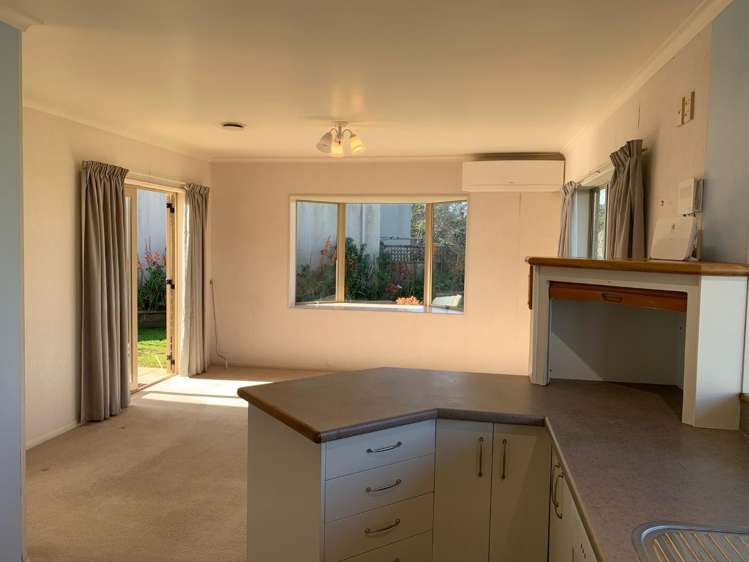 11c Norman Street Brooklands_12