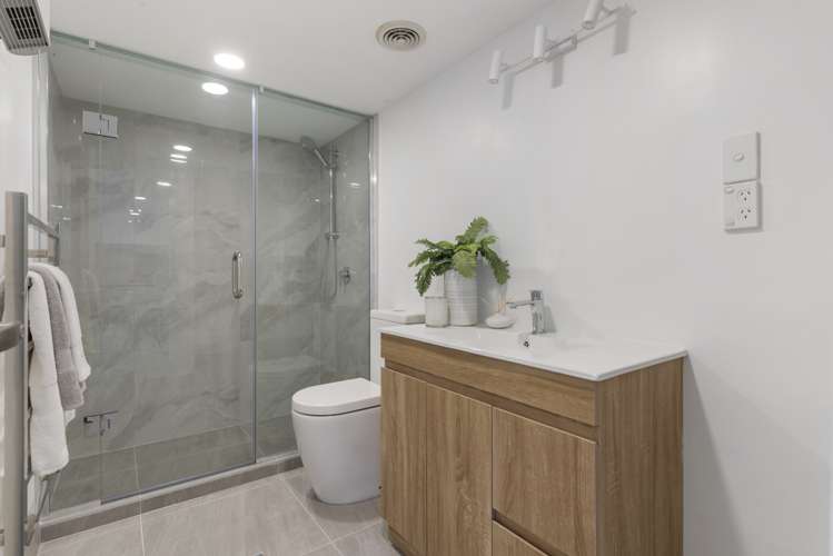 122 Beach Road Castor Bay_33