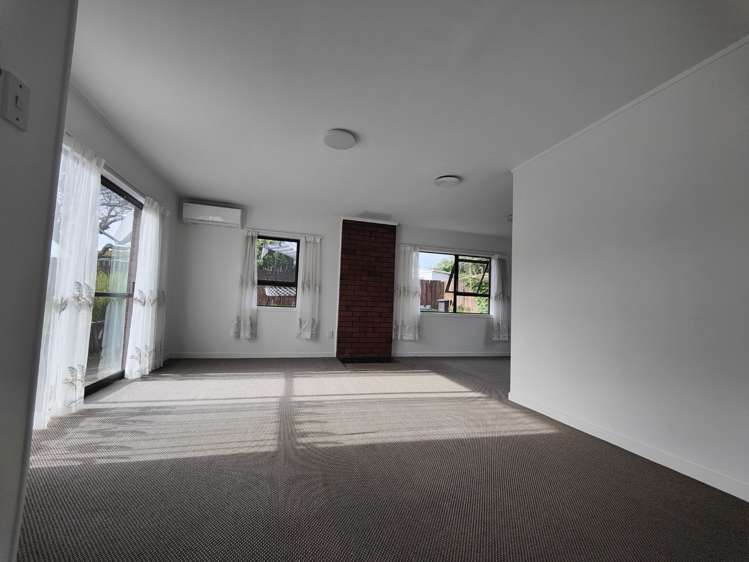 6 Hoylake Place Wattle Downs_4