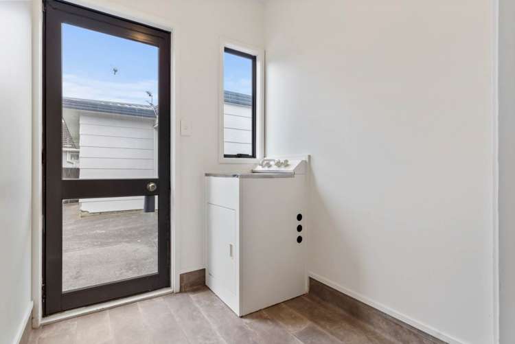 17b Coxhead Road Manurewa_13