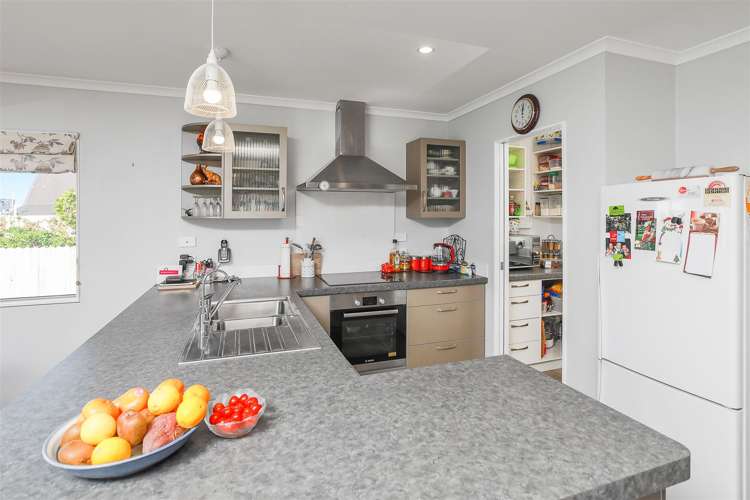 304a Queen Sh25 Street Thames_2