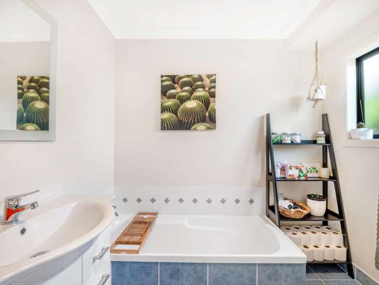 34 Dahlstrom Grove Kelvin Grove_13