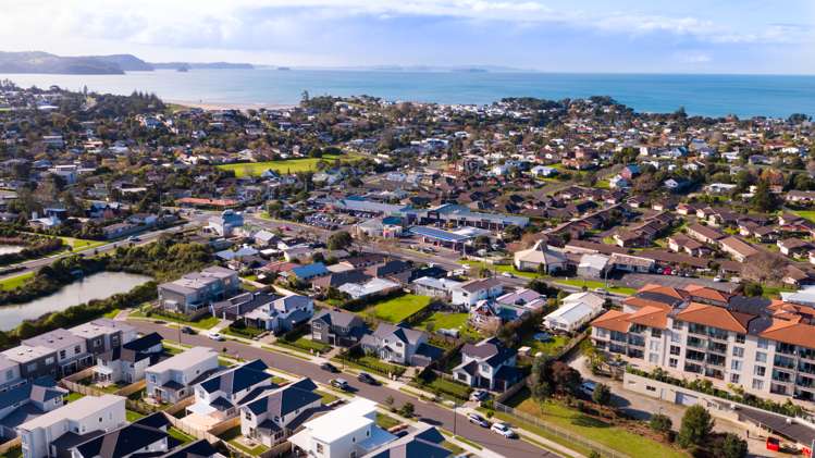 13 Couldrey Crescent Red Beach_7