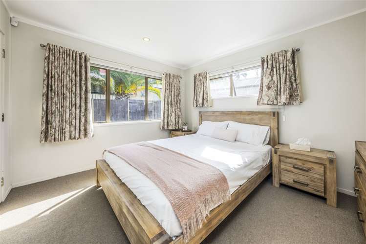 2/1 Peguero Place Totara Heights_10