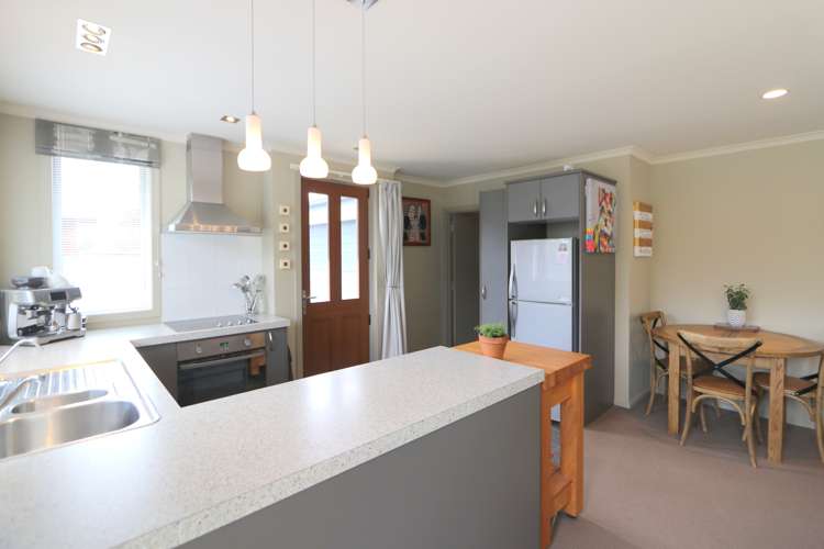 387 Herbert Street Windsor_8