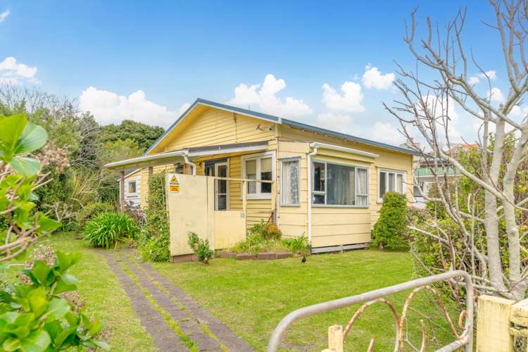 18 Wainui Road Raglan_1
