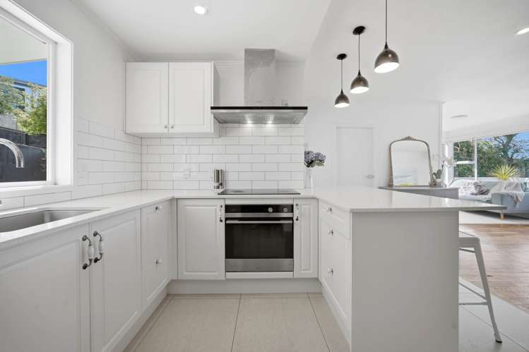 2/17 Masterton Road_5