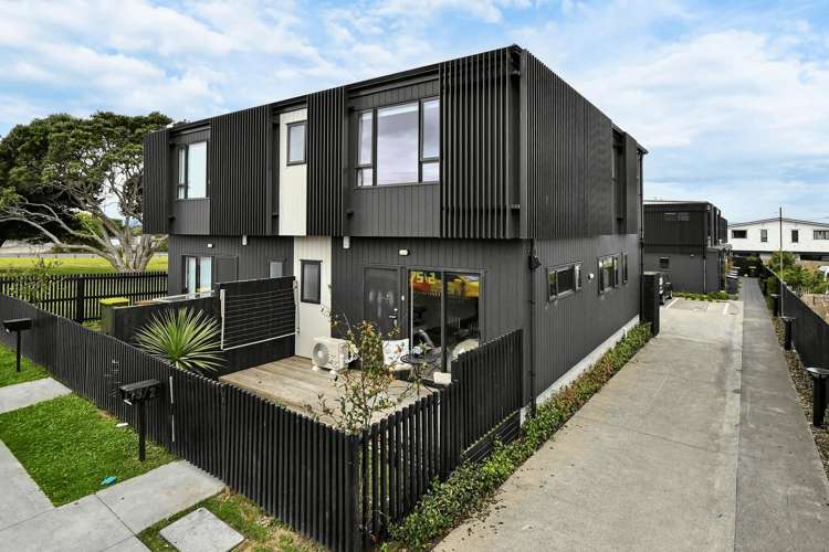 2/75 McAnnalley Street Manurewa East_7