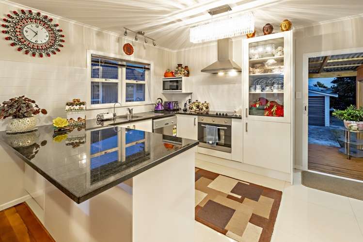 142 Russell Road Manurewa_11