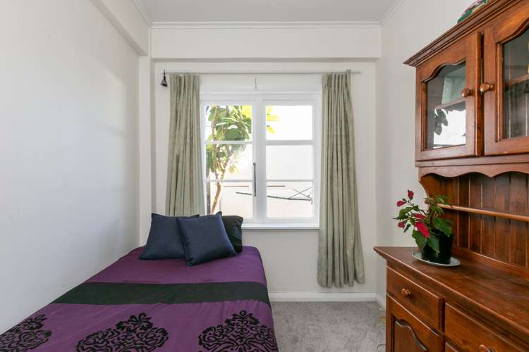 541b Marine Parade Napier South_7