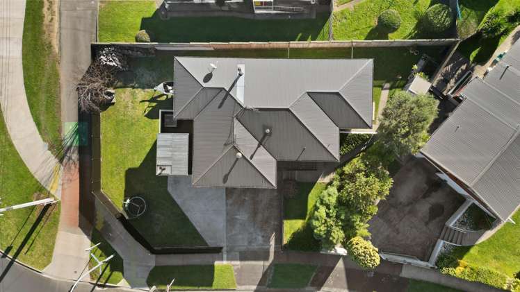 1 Garden Heights Avenue Glenview_28