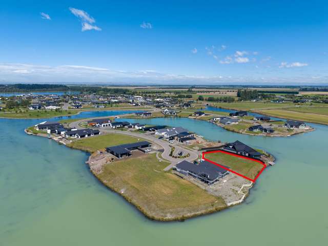 27 Bridgewater Quay Lake Hood_1