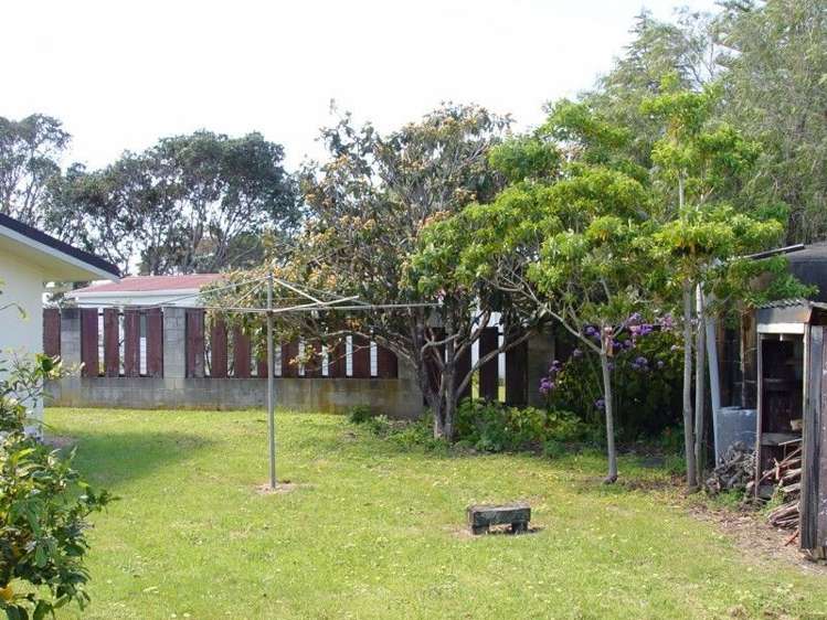 9 Marine Parade Cooks Beach_19