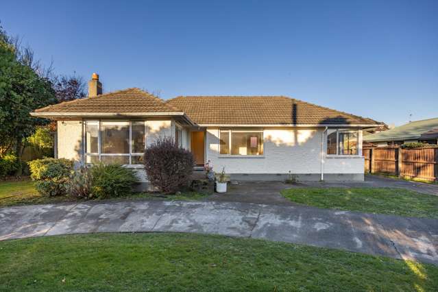 "TWO OPEN PLAN HOMES IN ONE"