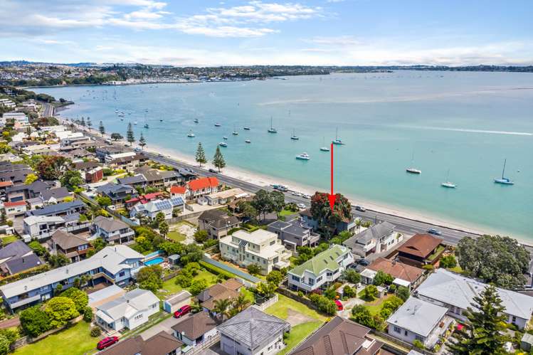 27 The Parade Bucklands Beach_18