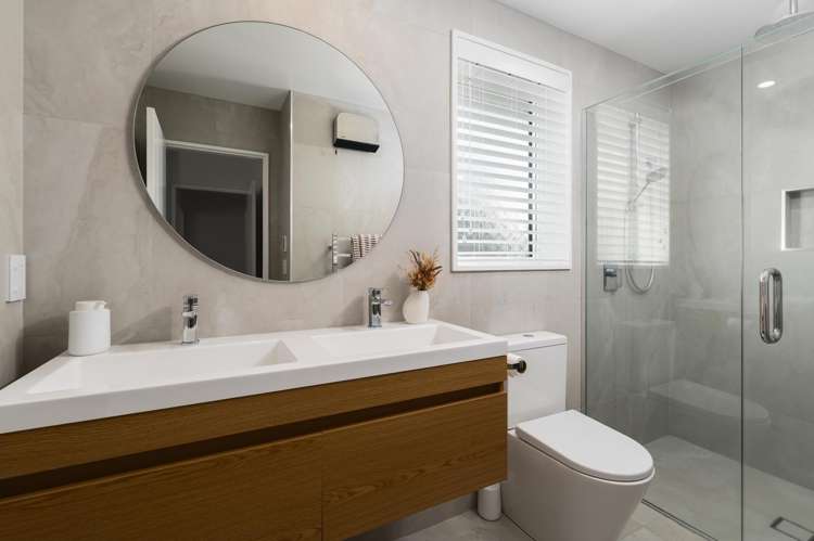 120 Southfield Drive Lincoln_10